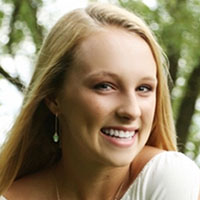 Rachel headshot
