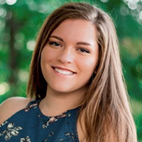 anneliese headshot